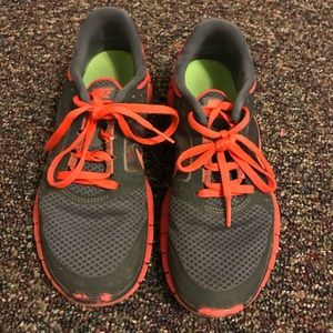 Nike free runs size 6